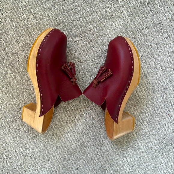 NEW BRYR Clogs with Burgundy Leather and Tassles, Sz 36 - Picture 6 of 6